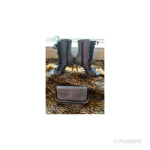 Steve Madden Clutch/Booties Set - Picture 4 of 5